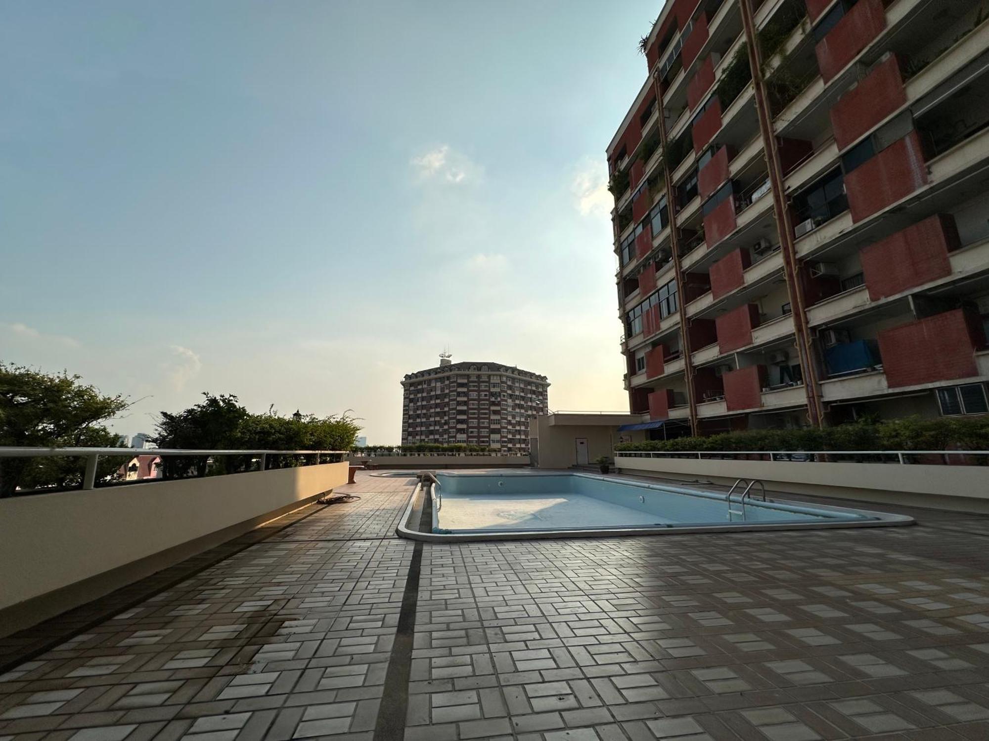 Country Complex Bangna Aparthotel Bangkok Eksteriør bilde